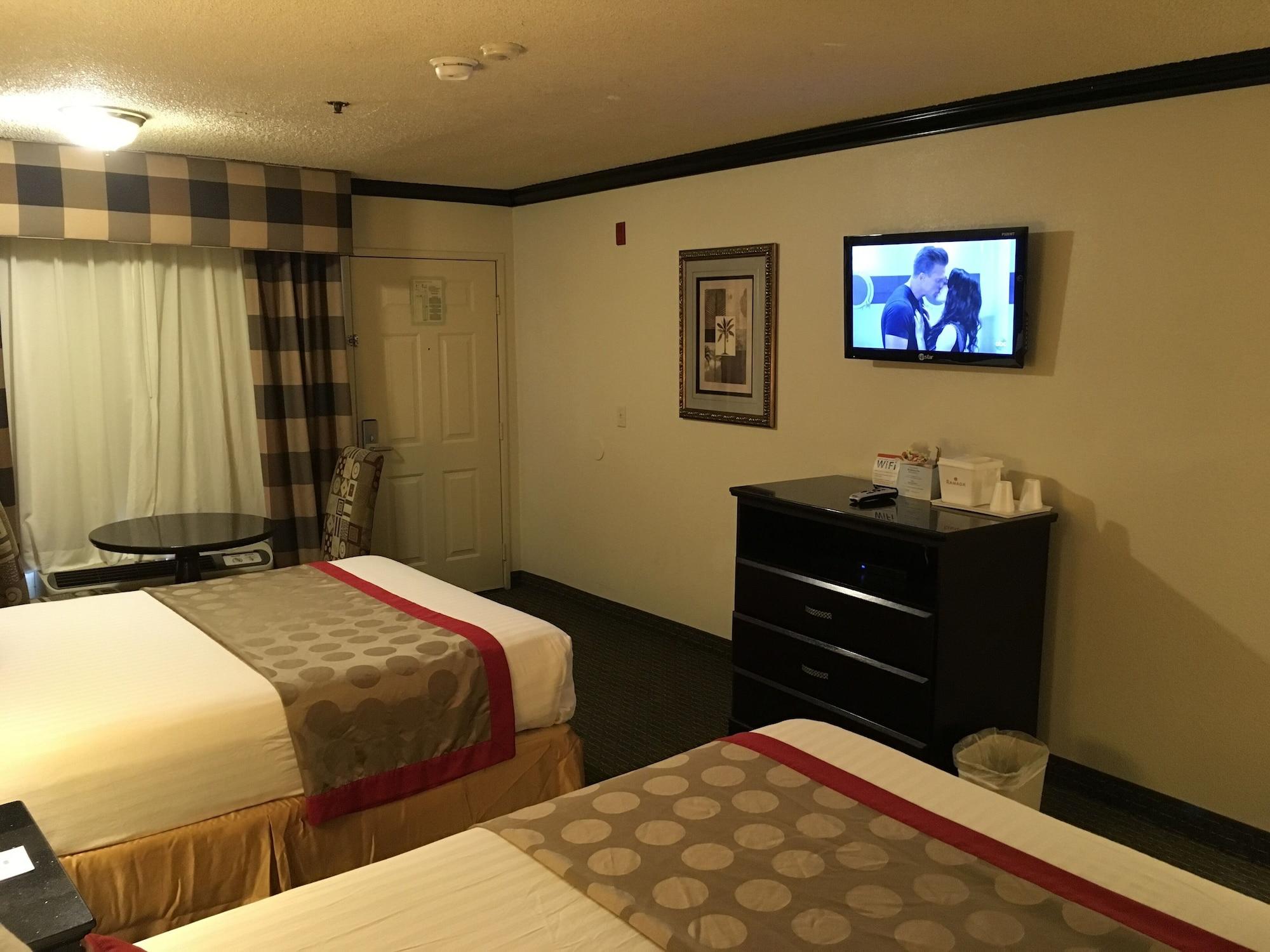 Hotel Ramada By Wyndham Ontario Zewnętrze zdjęcie