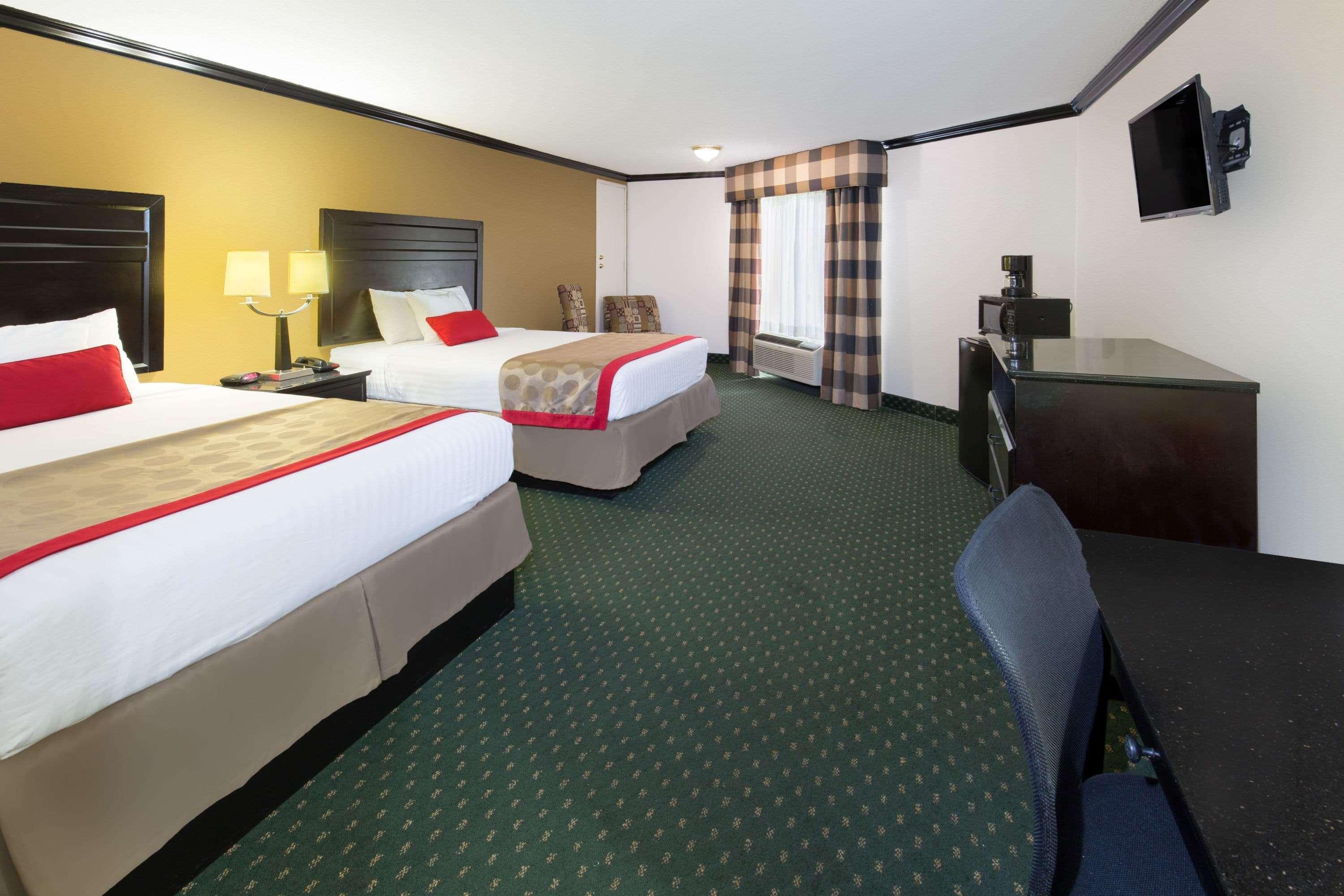 Hotel Ramada By Wyndham Ontario Zewnętrze zdjęcie