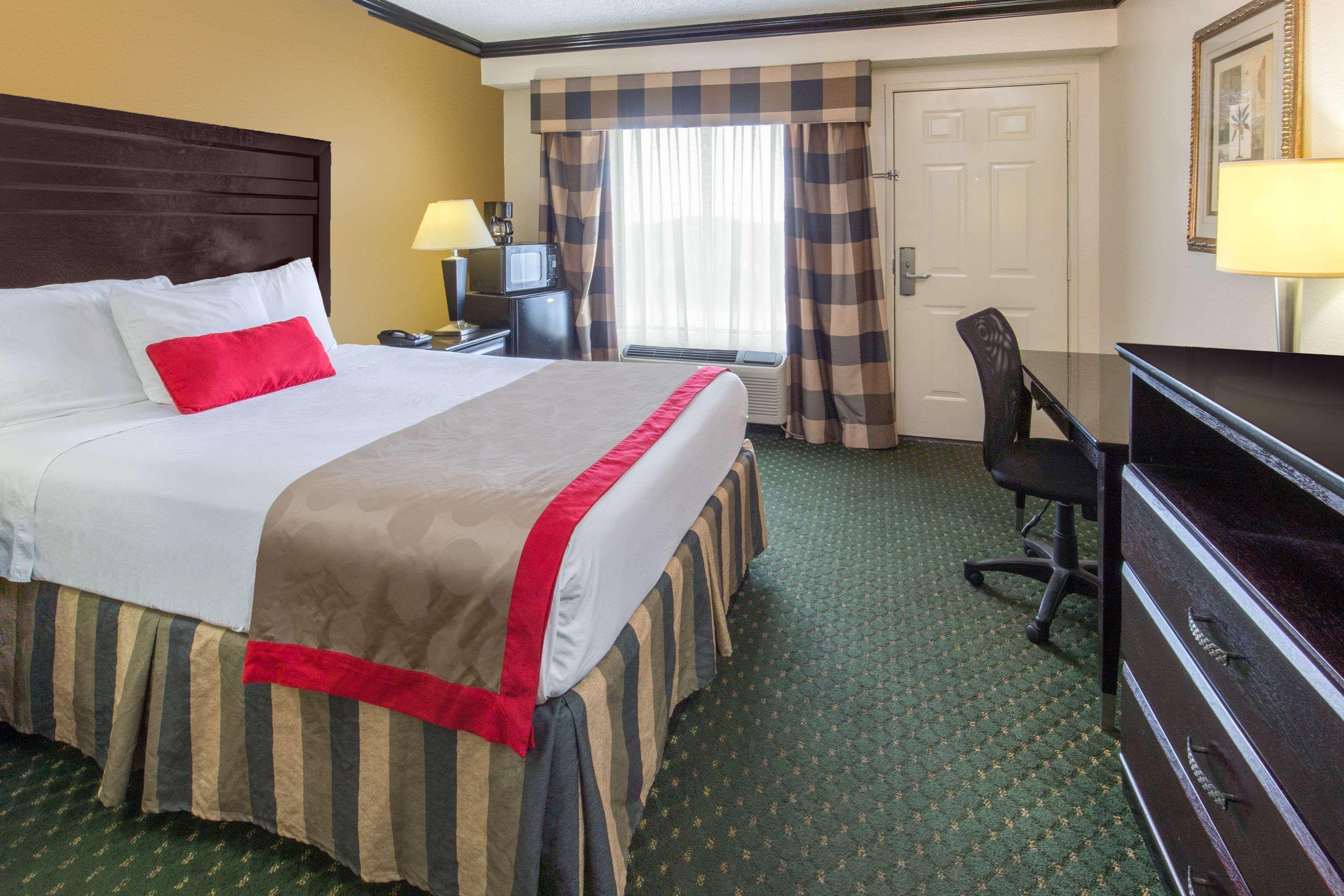 Hotel Ramada By Wyndham Ontario Zewnętrze zdjęcie